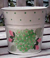 birds_tin/pail_6.jpg (86390 bytes)